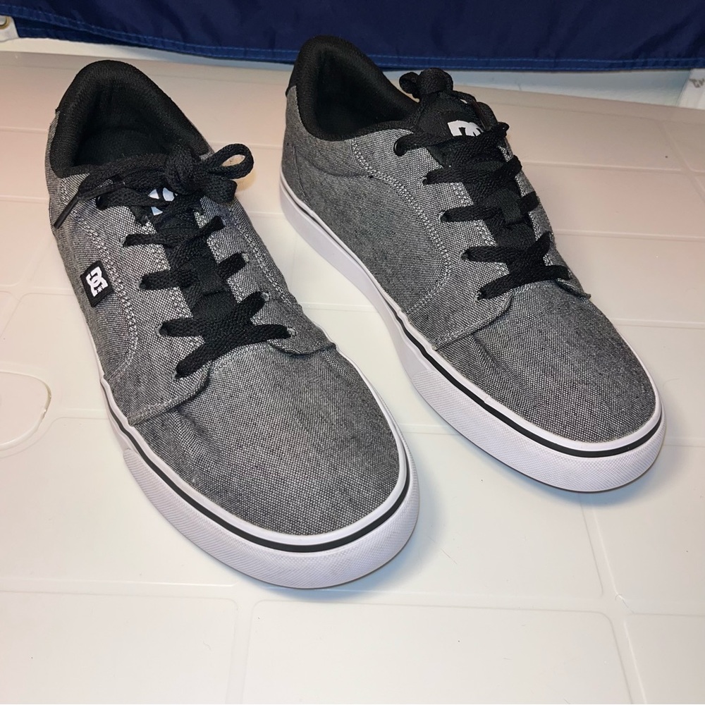 DC Shoes Mens 12 anvil TX SE Running Athletic Sneakers Gray Black Fabric Lace Up